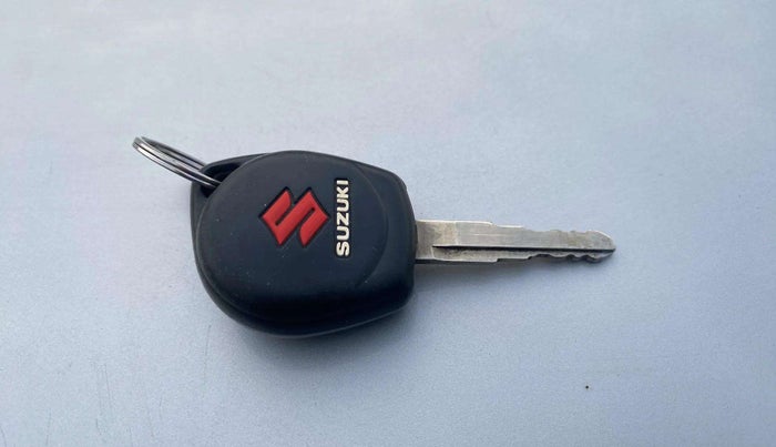2018 Maruti Dzire VXI, Petrol, Manual, 1,42,731 km, Key Close Up