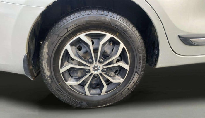 2018 Maruti Dzire VXI, Petrol, Manual, 1,42,731 km, Right Rear Wheel