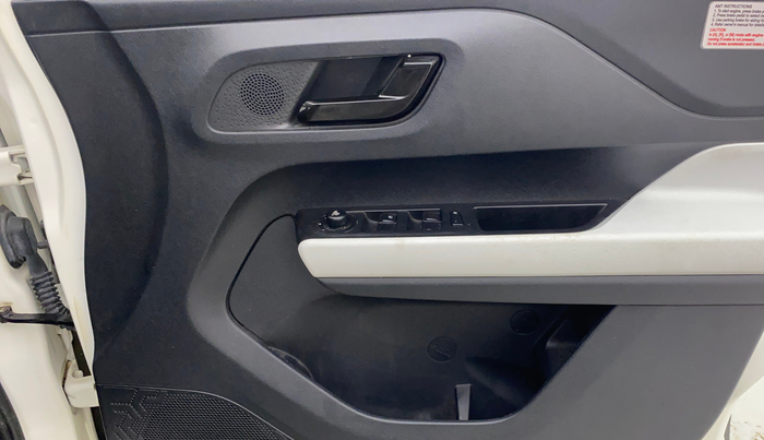 2023 Tata PUNCH ACCOMPLISHED AMT, Petrol, Automatic, 18,070 km, Driver Side Door Panels Control