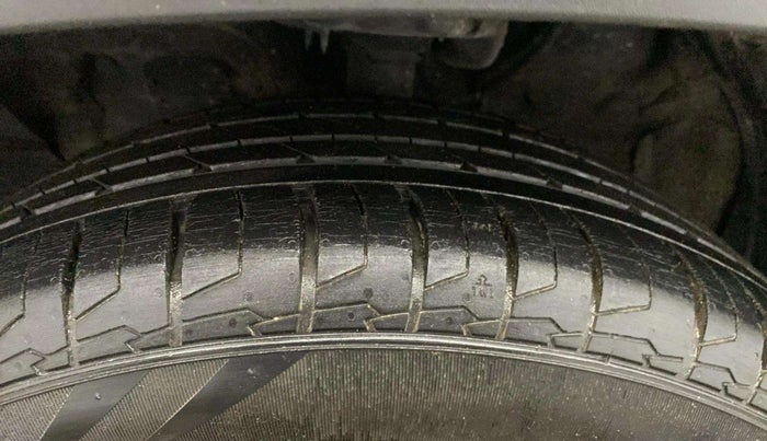 2022 KIA SELTOS HTX PETROL 1.5, Petrol, Manual, 8,365 km, Left Front Tyre Tread