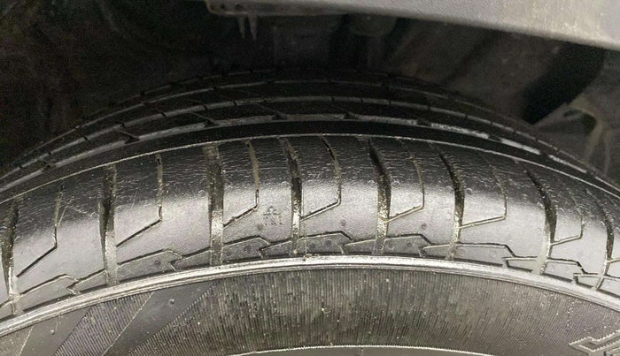 2022 KIA SELTOS HTX PETROL 1.5, Petrol, Manual, 8,365 km, Right Front Tyre Tread