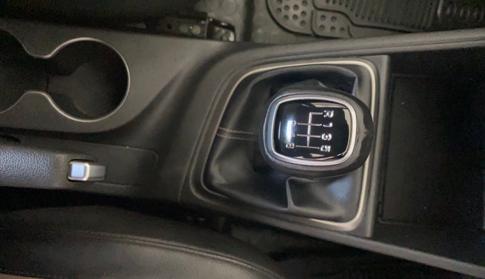 2018 Hyundai Verna 1.6 VTVT SX O, Petrol, Manual, 87,353 km, Gear Lever