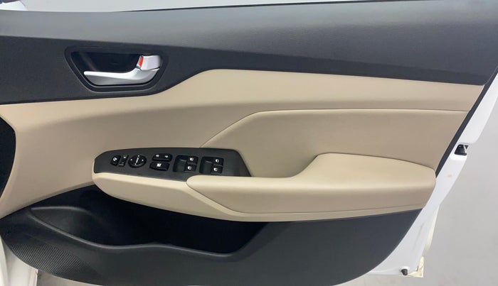 2018 Hyundai Verna 1.6 VTVT SX O, Petrol, Manual, 87,353 km, Driver Side Door Panels Control