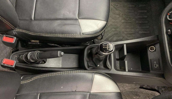 2022 Renault Kwid RXT 1.0, Petrol, Manual, 24,821 km, Gear Lever