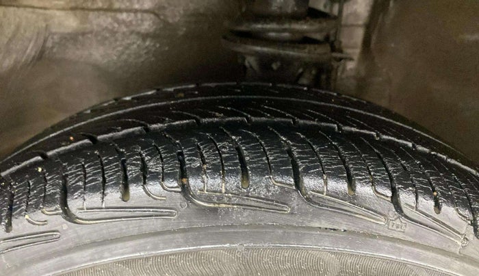 2015 Maruti Alto K10 VXI, Petrol, Manual, 58,010 km, Left Front Tyre Tread