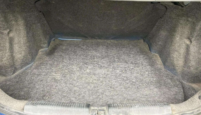 2013 Honda Amaze 1.2L I-VTEC S, Petrol, Manual, 1,24,359 km, Boot Inside