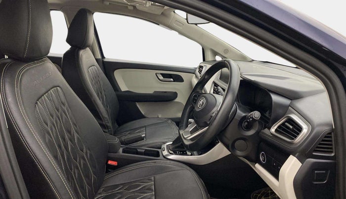 2023 Tata ALTROZ XZA + SUNROOF, Petrol, Automatic, 13,414 km, Right Side Front Door Cabin