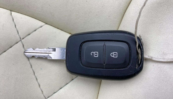 2016 Renault Duster RXL PETROL, Petrol, Manual, 75,565 km, Key Close Up