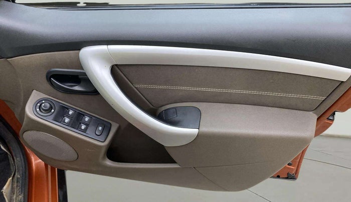 2016 Renault Duster RXL PETROL, Petrol, Manual, 75,565 km, Driver Side Door Panels Control