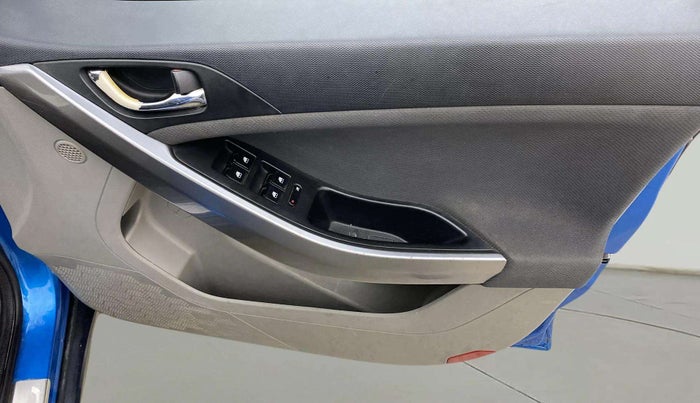 2018 Tata NEXON XZ PLUS DIESEL, Diesel, Manual, 1,33,446 km, Driver Side Door Panels Control