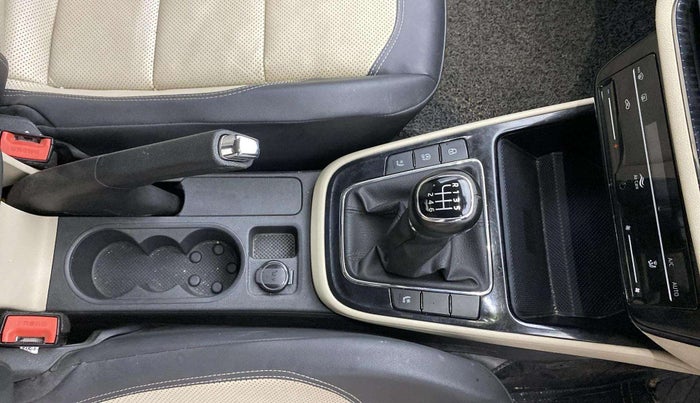 2022 Skoda SLAVIA STYLE 1.0L TSI MT, Petrol, Manual, 65,009 km, Gear Lever