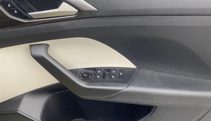 2021 Volkswagen TAIGUN TOPLINE 1.0 TSI AT, Petrol, Automatic, 41,708 km, Driver Side Door Panels Control