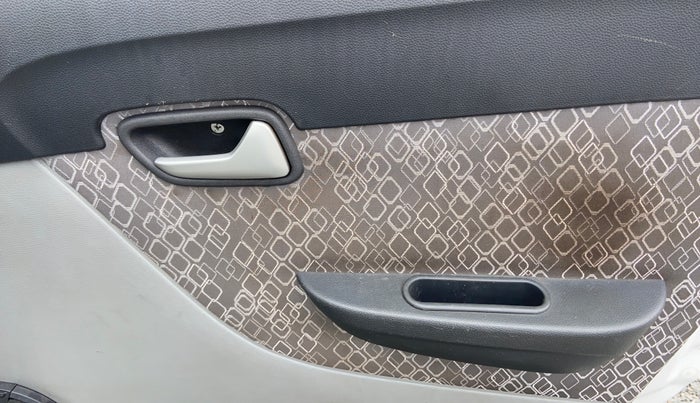 2018 Maruti Alto 800 LXI, CNG, Manual, 57,559 km, Driver Side Door Panels Control