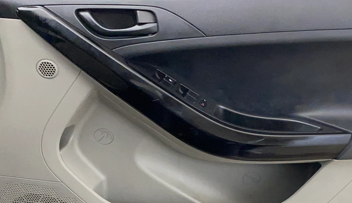 2018 Tata NEXON XM PETROL, CNG, Manual, 1,37,512 km, Driver Side Door Panels Control