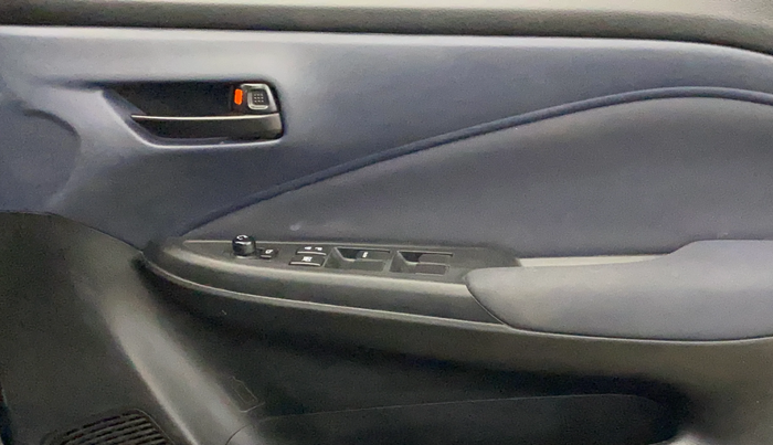 2022 Maruti Baleno DELTA PETROL 1.2, Petrol, Manual, 82,918 km, Driver Side Door Panels Control