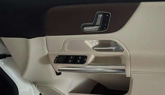 2022 Mercedes Benz GLA Class 200, Petrol, Automatic, 8,653 km, Driver Side Door Panels Control