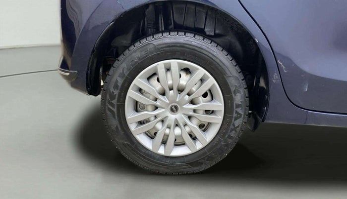 2020 Maruti Swift LXI, Petrol, Manual, 1,21,633 km, Right Rear Wheel
