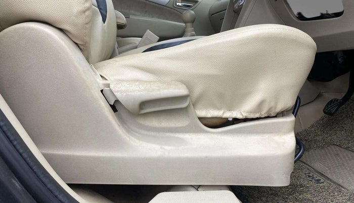 2015 Maruti Ertiga VXI CNG, CNG, Manual, 60,021 km, Driver Side Adjustment Panel