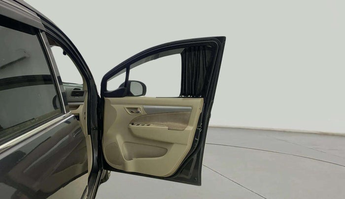2015 Maruti Ertiga VXI CNG, CNG, Manual, 60,021 km, RHS Front Door