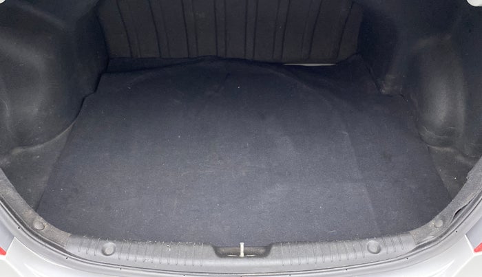 2013 Hyundai Verna FLUIDIC 1.6 VTVT EX, Petrol, Manual, 82,146 km, Boot Inside