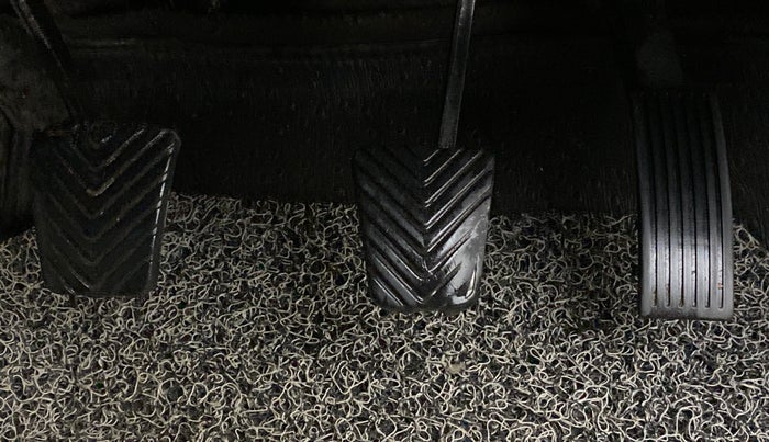 2013 Hyundai Verna FLUIDIC 1.6 VTVT EX, Petrol, Manual, 82,146 km, Pedals