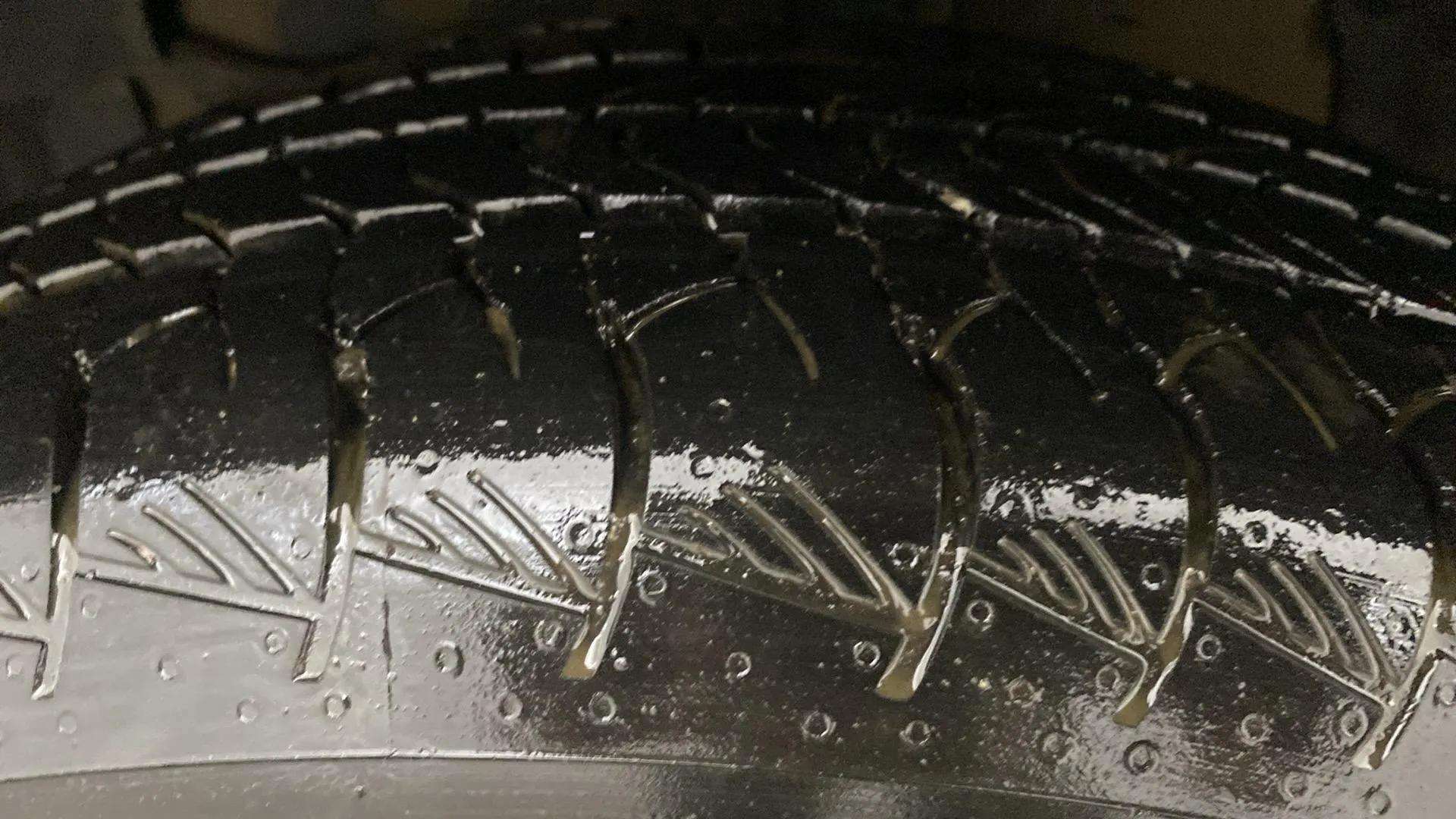 LHS-Front-Tyre-Tread-20