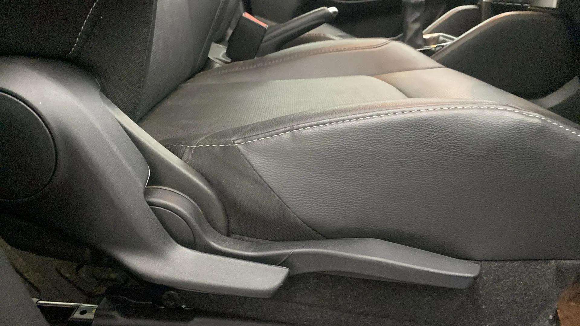 Driver-side-adjustment-panel-40