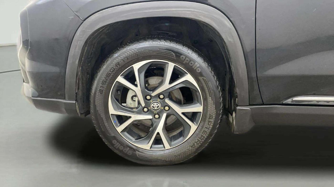 2024 Toyota URBAN CRUISER HYRYDER V NEO DRIVE, Petrol, Manual, 10,399 km, Left Front Wheel