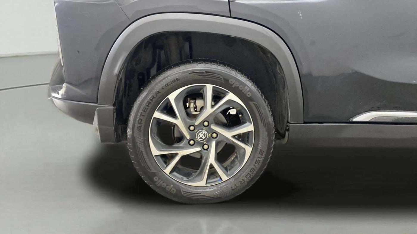 2024 Toyota URBAN CRUISER HYRYDER V NEO DRIVE, Petrol, Manual, 10,399 km, Right Rear Wheel