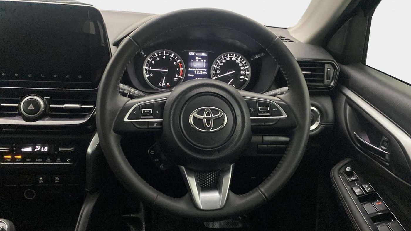 2024 Toyota URBAN CRUISER HYRYDER V NEO DRIVE, Petrol, Manual, 10,399 km, Steering Wheel Close Up