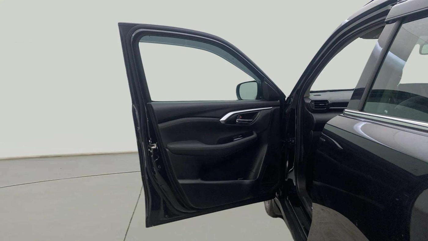 2024 Toyota URBAN CRUISER HYRYDER V NEO DRIVE, Petrol, Manual, 10,399 km, LHS Front Door