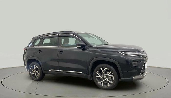 2024 Toyota URBAN CRUISER HYRYDER V HYBRID, Hybrid, Automatic, 10,399 km, Right Front Diagonal