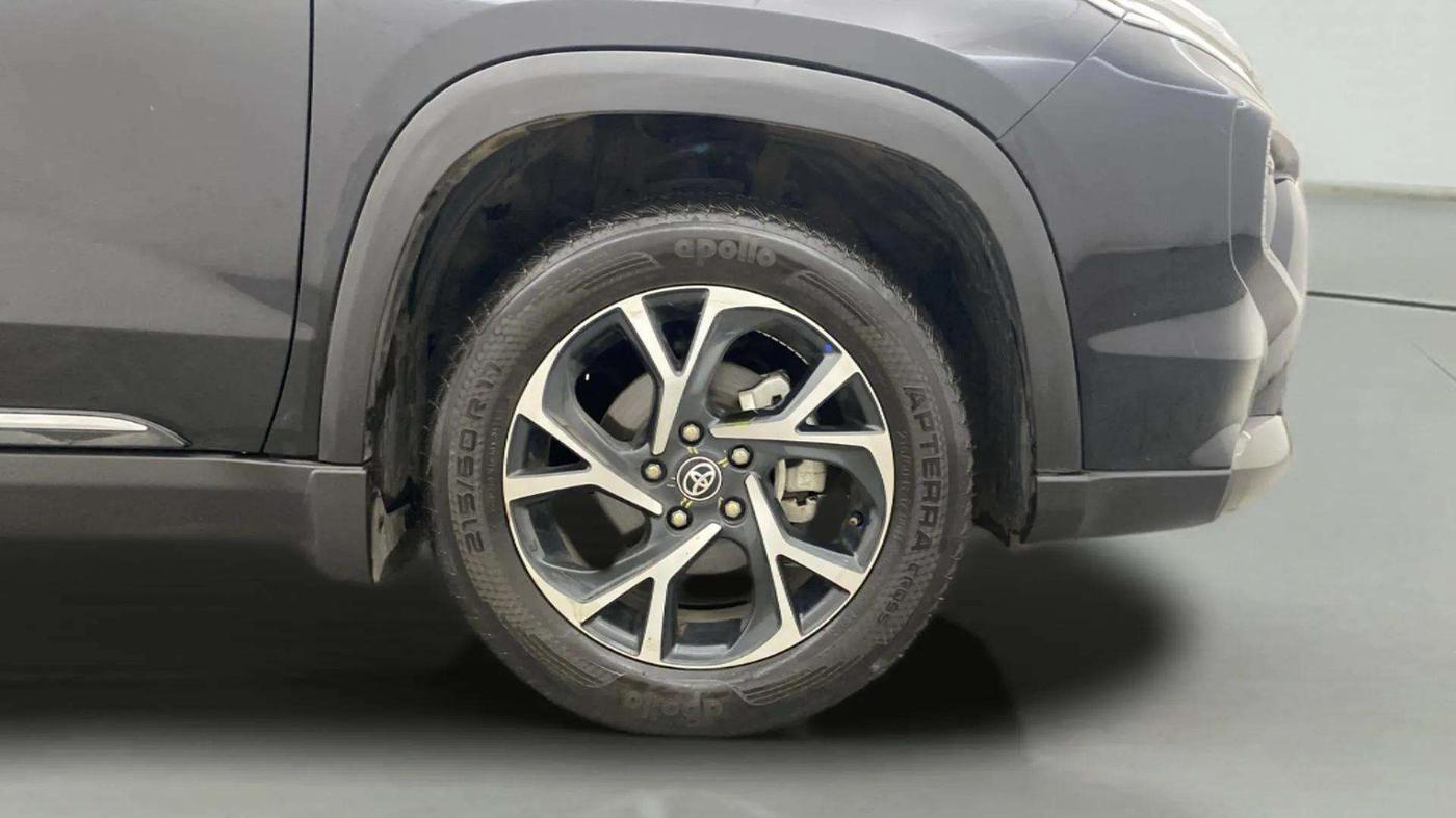 2024 Toyota URBAN CRUISER HYRYDER V NEO DRIVE, Petrol, Manual, 10,399 km, Right Front Wheel