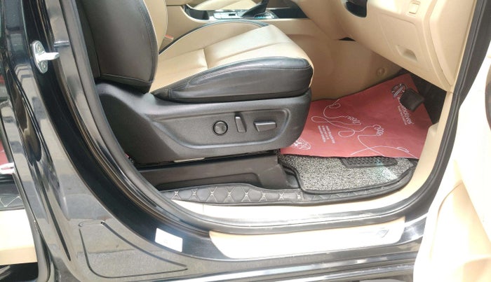 2020 KIA CARNIVAL LIMOUSINE 2.2 7 STR, Diesel, Automatic, 55,839 km, Driver Side Adjustment Panel