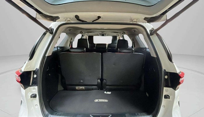 2022 Toyota Fortuner 4X4 AT 2.8 LEGENDER, Diesel, Automatic, 61,622 km, Boot Inside