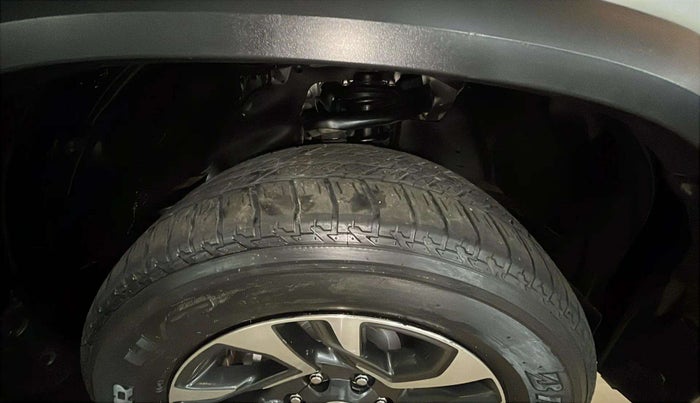 2022 Toyota Fortuner 4X4 AT 2.8 LEGENDER, Diesel, Automatic, 61,622 km, Right Front Tyre Tread