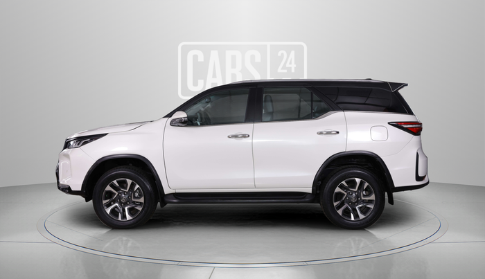 2022 Toyota Fortuner 4X4 AT 2.8 LEGENDER, Diesel, Automatic, 61,622 km, Left Side