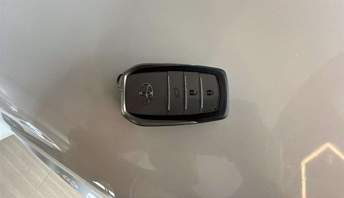 2022 Toyota Fortuner 4X4 AT 2.8 LEGENDER, Diesel, Automatic, 61,622 km, Key Close Up
