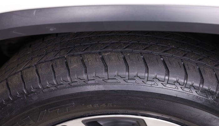2022 Toyota Fortuner 4X4 AT 2.8 LEGENDER, Diesel, Automatic, 61,622 km, Right Rear Tyre Tread