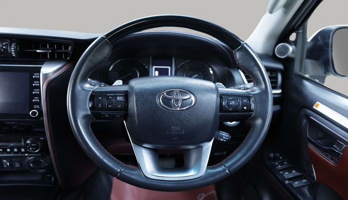 2022 Toyota Fortuner 4X4 AT 2.8 LEGENDER, Diesel, Automatic, 61,622 km, Steering Wheel Close Up