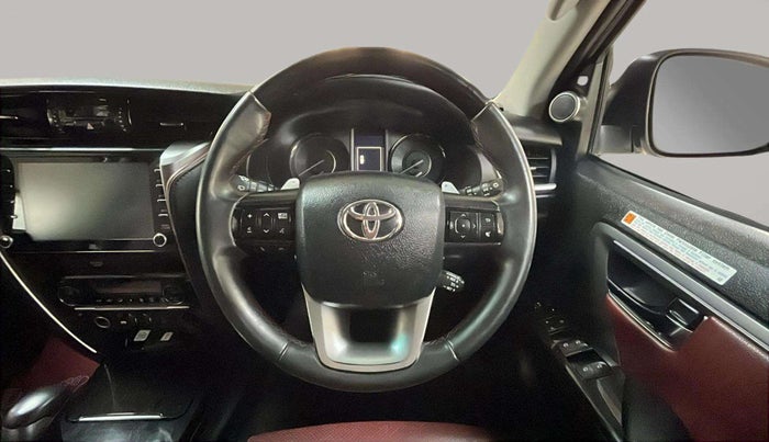 2022 Toyota Fortuner 4X4 AT 2.8 LEGENDER, Diesel, Automatic, 61,622 km, Steering Wheel Close Up