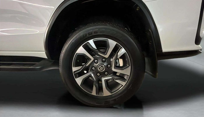 2022 Toyota Fortuner 4X4 AT 2.8 LEGENDER, Diesel, Automatic, 61,622 km, Left Rear Wheel