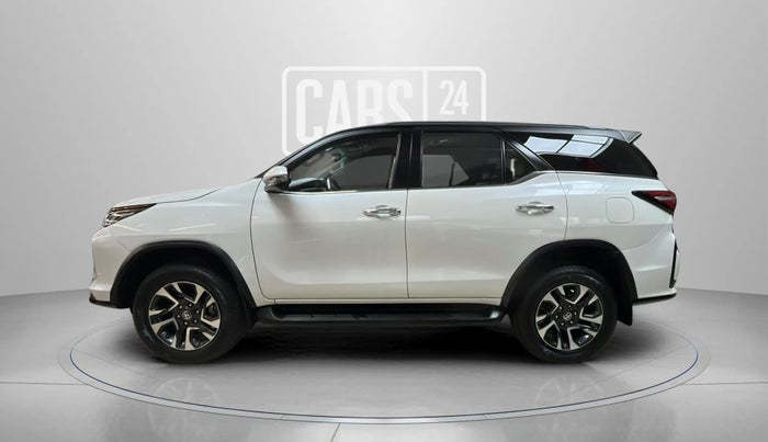 2022 Toyota Fortuner 4X4 AT 2.8 LEGENDER, Diesel, Automatic, 61,622 km, Left Side