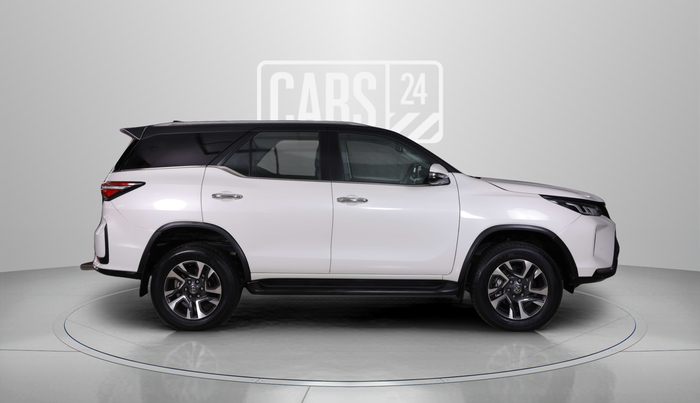 2022 Toyota Fortuner 4X4 AT 2.8 LEGENDER, Diesel, Automatic, 61,622 km, Right Side View