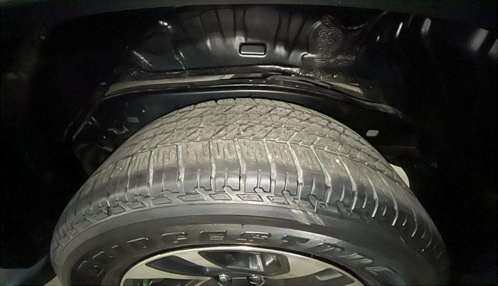 2022 Toyota Fortuner 4X4 AT 2.8 LEGENDER, Diesel, Automatic, 61,622 km, Right Rear Tyre Tread