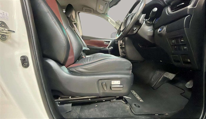 2022 Toyota Fortuner 4X4 AT 2.8 LEGENDER, Diesel, Automatic, 61,622 km, Driver Side Adjustment Panel