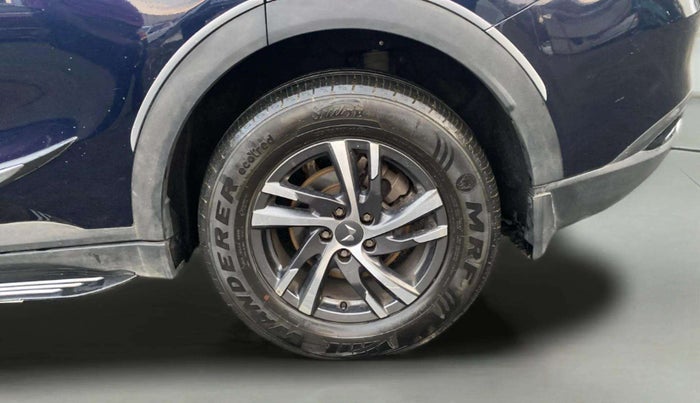 2022 Mahindra XUV700 AX 5 P MT 5 STR, Petrol, Manual, 22,083 km, Left Rear Wheel