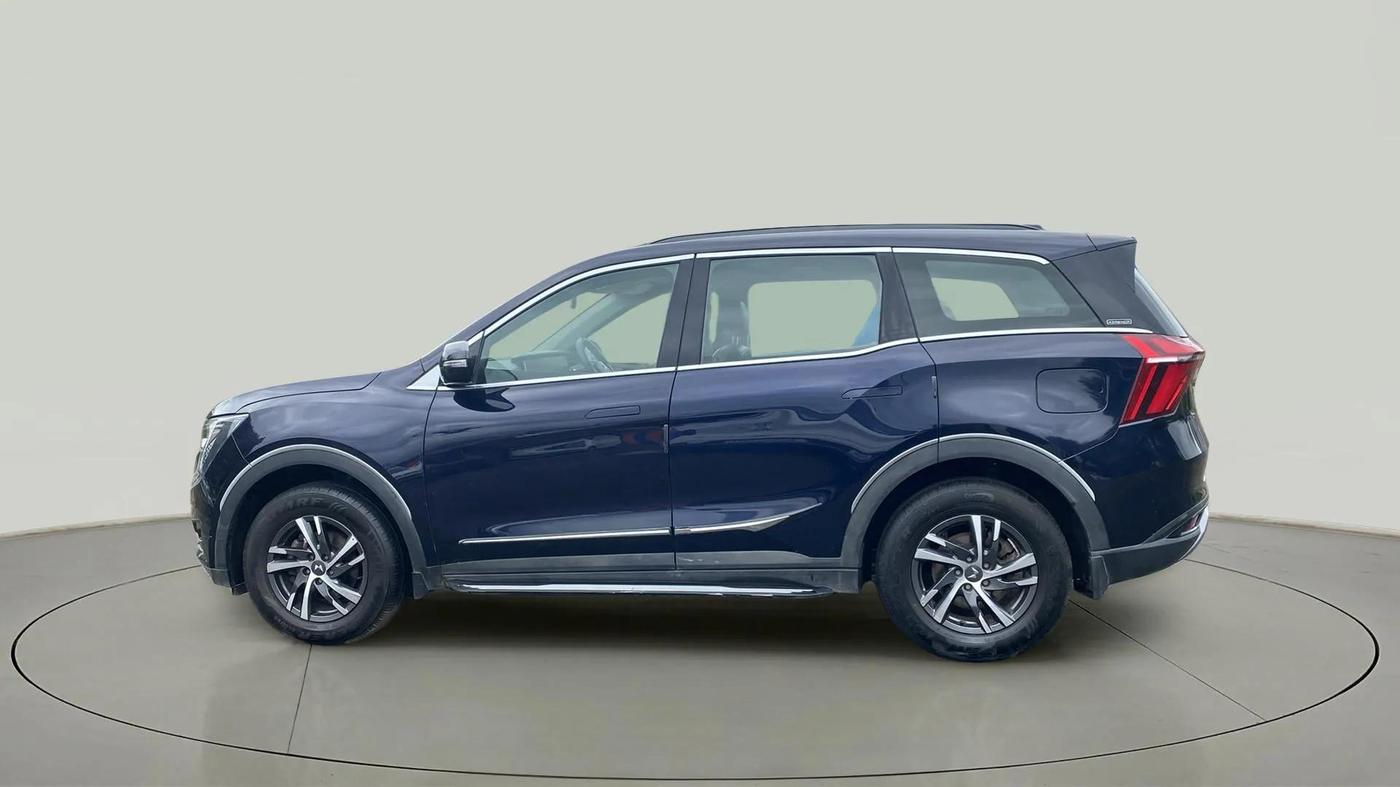 2022 Mahindra XUV700 AX 5 P MT 5 STR, Petrol, Manual, 22,083 km, Left Side