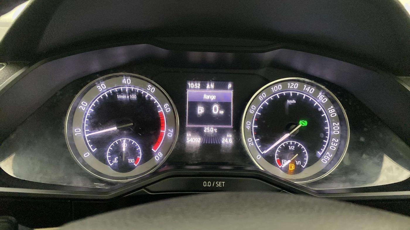 2017 Skoda Superb L&K 1.8 TSI AT, Petrol, Automatic, 54,460 km, Odometer Image