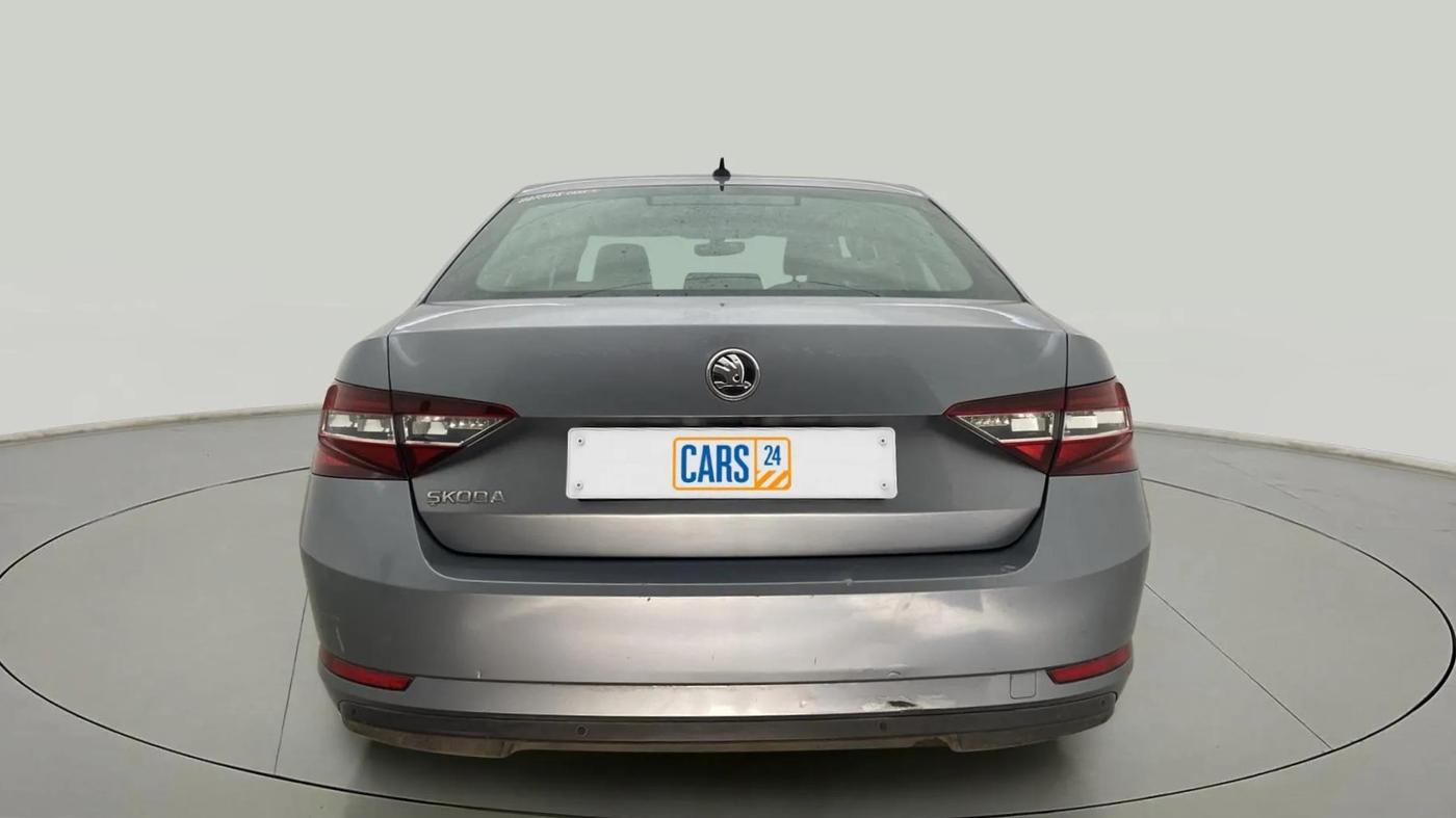 2017 Skoda Superb L&K 1.8 TSI AT, Petrol, Automatic, 54,460 km, Back/Rear